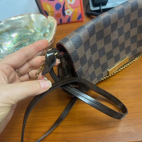 Louis Vuitton Favorite MM Damier Ebene Chain Handbag Brown - Picture 6 of 12